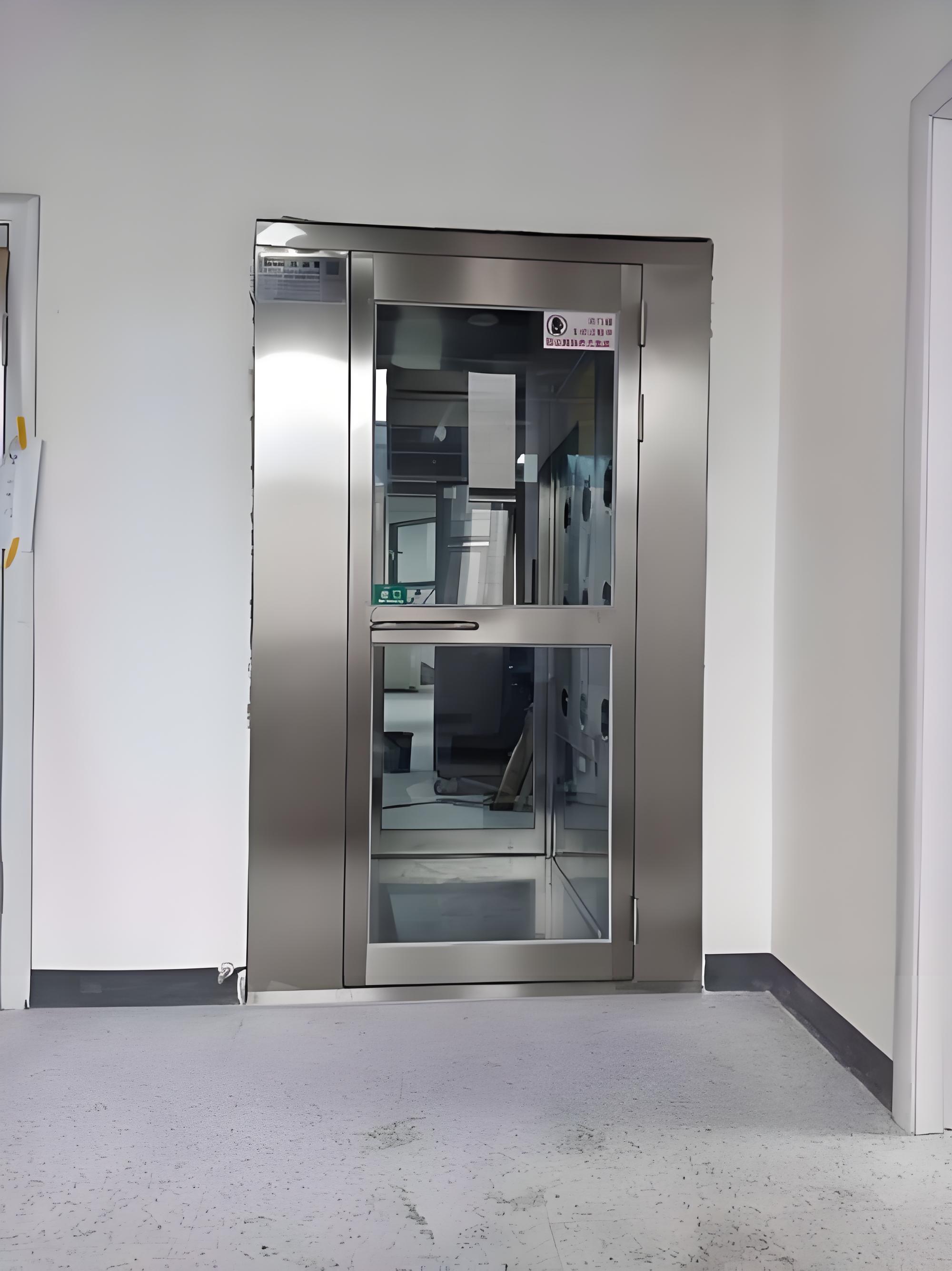 不銹鋼風(fēng)淋室1